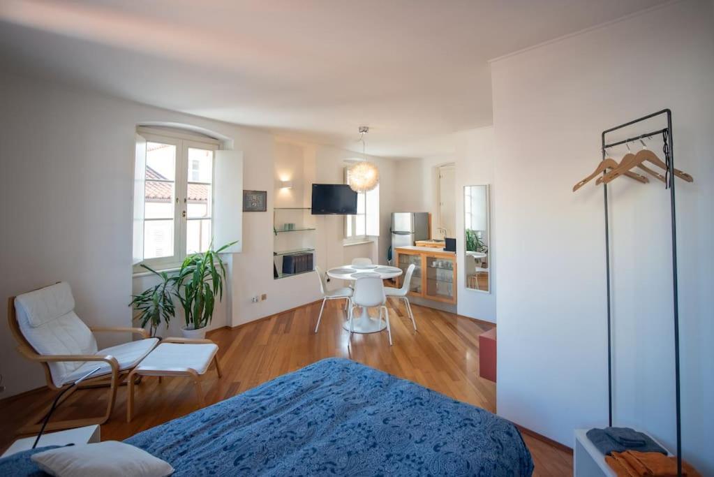 Torretta10 - Studio Apartment Триест Экстерьер фото